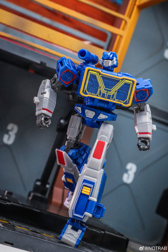 Studio Series Transformers One Deluxe Soundwave 05.jpg