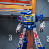 Studio Series Transformers One Deluxe Soundwave 02