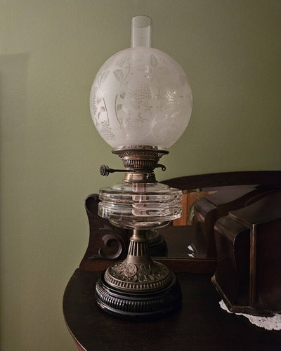 antique lighting collections 6a06cfcc053bd 700.jpg
