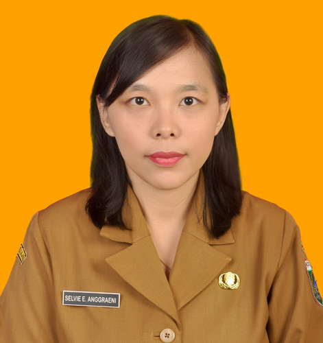 SELVIE ELLY ANGGRAENI.jpg