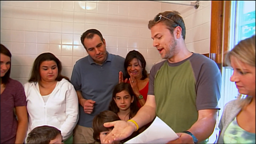 Bath.Crashers.S01.1080p.DSCP.WEB DL.AAC2.0.H.264 THM 06.png