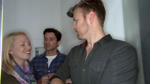 Bath.Crashers.S10.1080p.DSCP.WEB DL.AAC2.0.H.264 THM 01.png