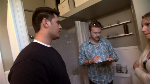 Bath.Crashers.S04.1080p.DSCP.WEB DL.AAC2.0.H.264 THM 02.png