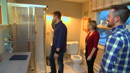 Bath.Crashers.S12.1080p.DSCP.WEB DL.AAC2.0.H.264 THM 01.png