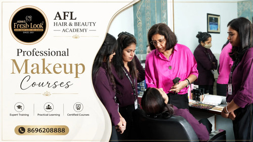 Professional Makeup Courses 2048x1152.jpg