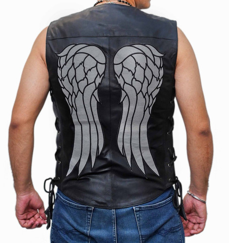 blck vest.jpg