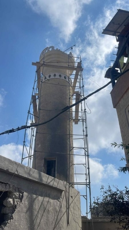 صورة| طيران الاحتلال المسير استهدف مأذنة مسجد في بلدة شوكين جنوب لبنان....
