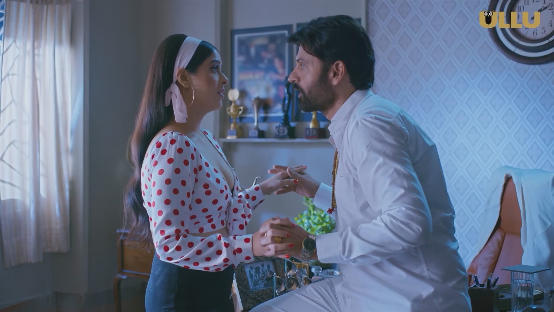 MasTram Part 2 (2020) S01 Ullu Originals Hindi Web Series 1080p WEB DL 2.5GB(1Filmy4Wap.Cloud).mkv s