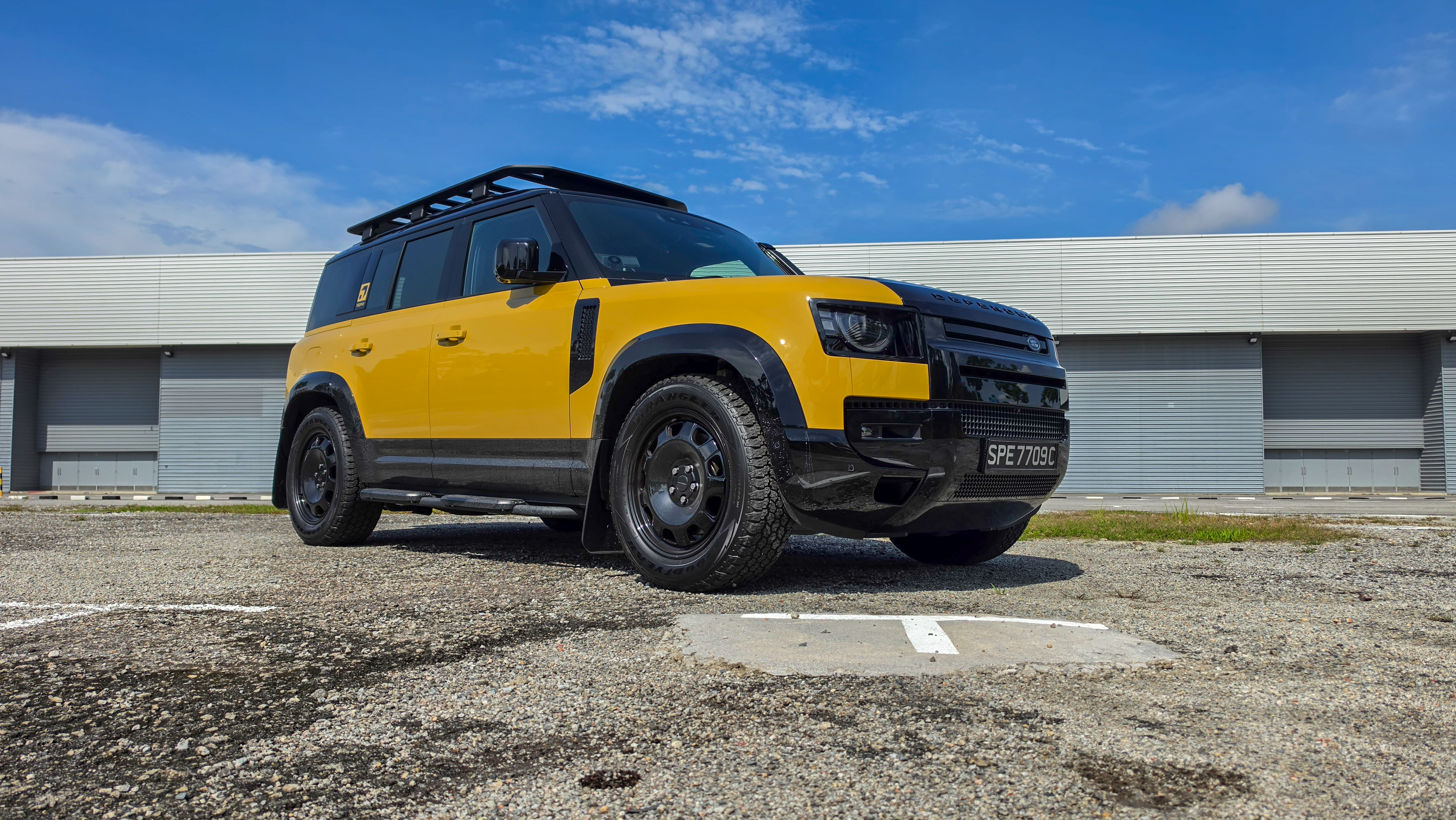 Defender 110 Trophy Edition side to rear view