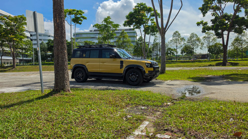 Defender Trophy_Road View_1.jpg