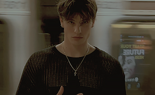 Holden perfil copia.png