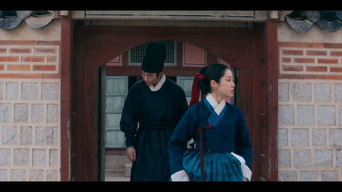The.East.Palace.S01E01.Episode.1.1080p.NF.WEB DL.DDP.5.1.Atmos.H.264 CHDWEB.mkv snapshot 24.49.780.1