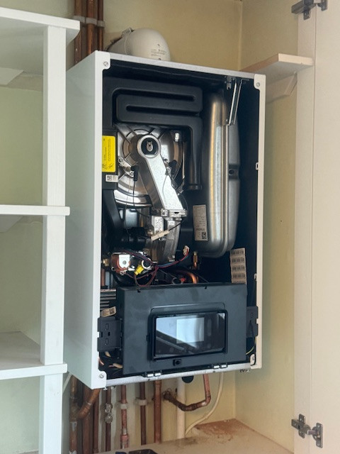 Heating Engineer in Leyton | Manzoor Plumbing and Heating Ltd.jpg