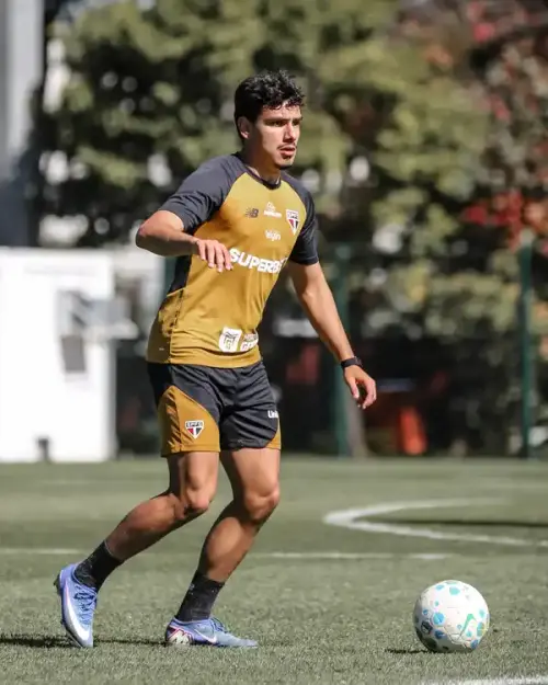 SEM OPORTUNIDADES? Entenda a situação de Moreira no São Paulo