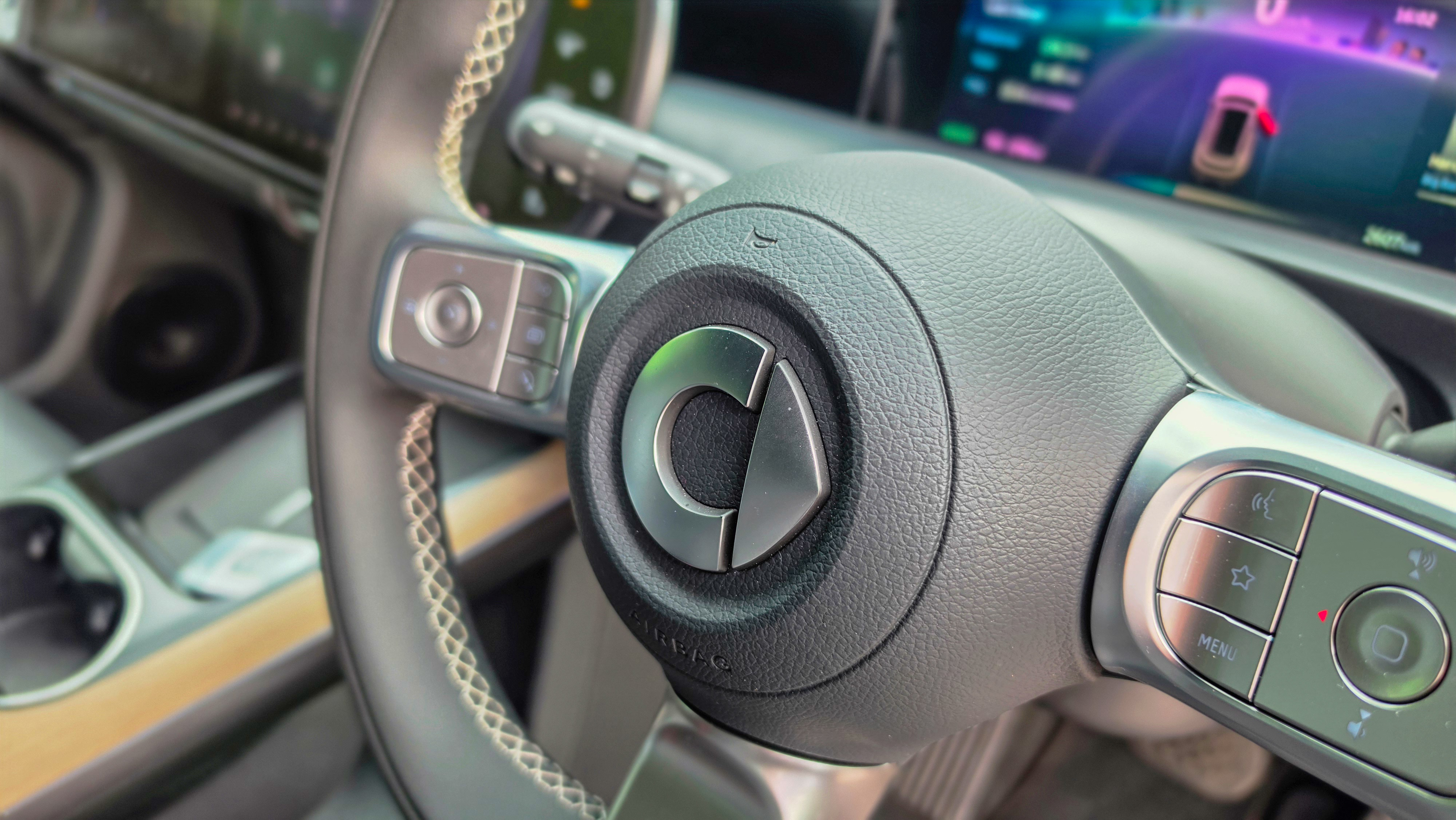 smart #5 Premium steering wheel and driver display