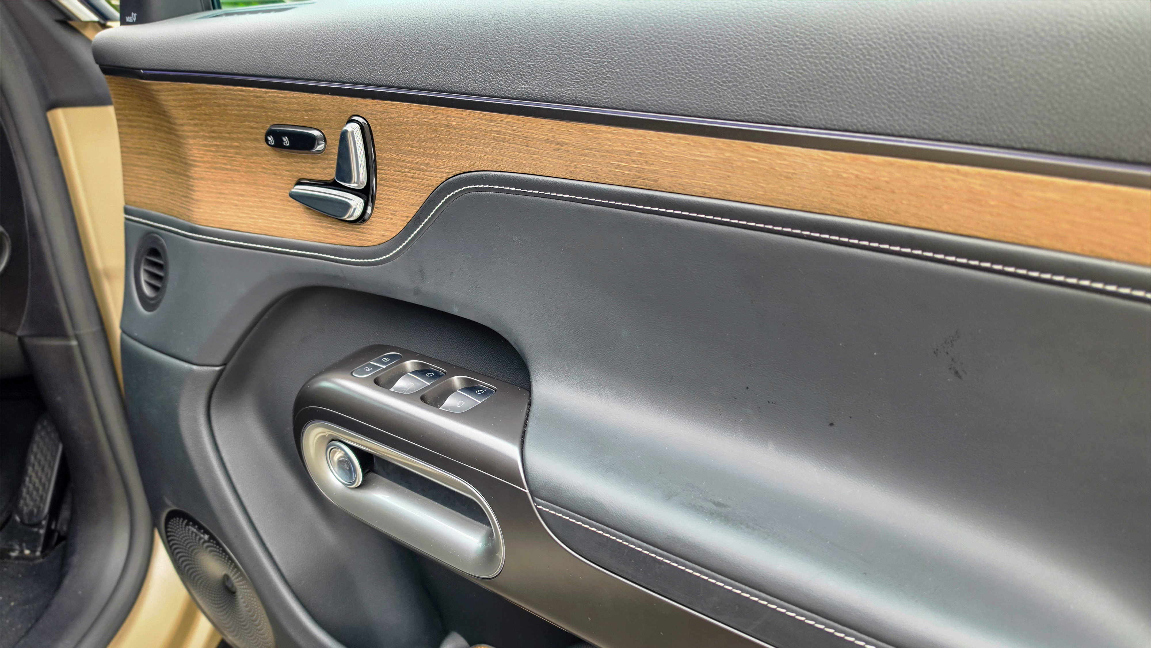 smart #5 Premium door panel with Nappa leather trim