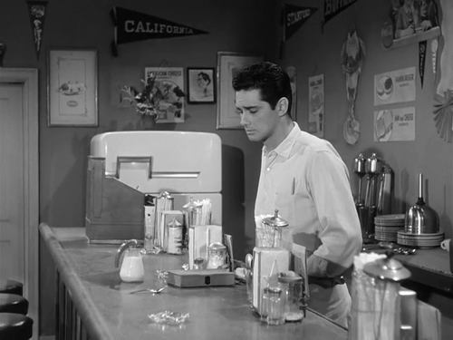 cap High School Hellcats 1958 DVDRip 00 11 35 01.png