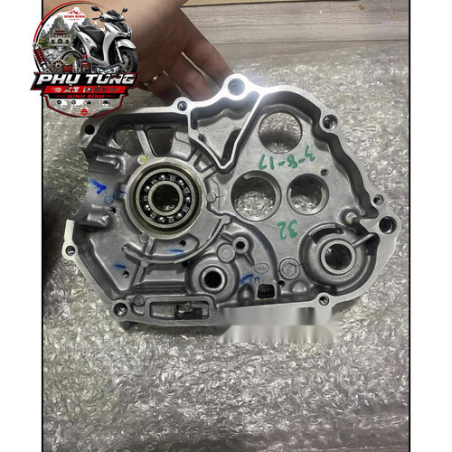Vách Máy ( Thân Máy ) Phải Wave Thái, Future 1 Honda (11100KFL840) 1 2 logo.jpg