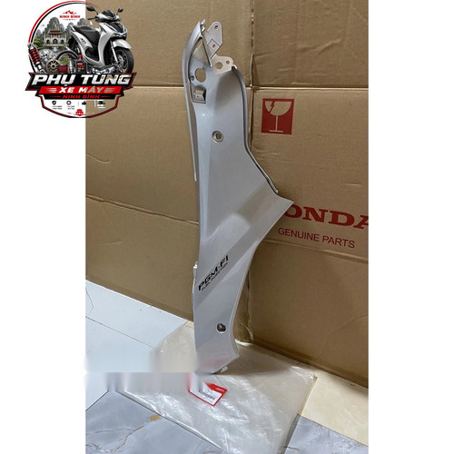 Bộ ốp Yếm Bên Phải Air Blade 110 (2009 2010) Màu Bạc Honda (64415KVGV20ZA) 1 1 logo.jpg