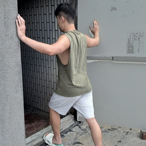 action 3 門框胸肌拉伸.jpg