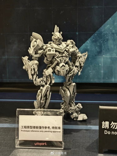 ACGHK AMK PRO Transformers 2007 Bumblebee 01.jpg