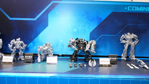 ACGHK 2026 Yolopark AMK PRO Transformers 2007 Ironhide Jazz 05.jpg