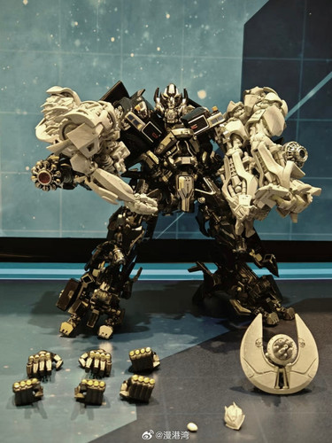 ACGHK AMK PRO Transformers 2007 Ironhide Jazz 01.jpg