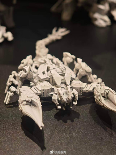 ACGHK AMK PRO Transformers 2007 Blackout Scorponok 02.jpg