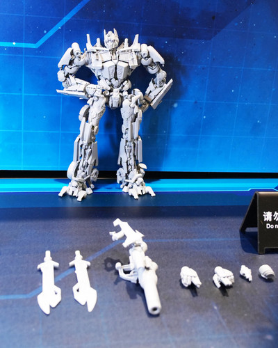 ACGHK AMK PRO Transformers 2007 Optimus Prime 02.jpg