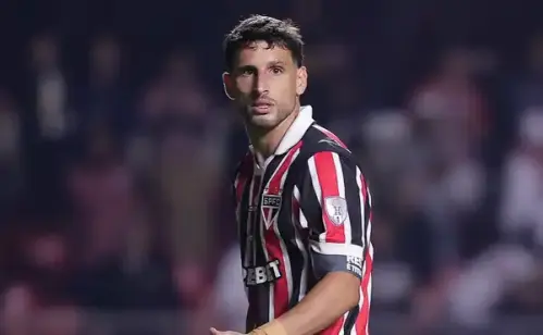 São Paulo aguarda redução salarial de Calleri para fechar renovação contratual