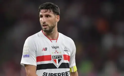Calleri se destaca como "carrasco" do Flamengo e eleva seu legado no São Paulo