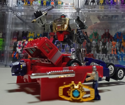 Takara Tomy Missing Link C 12 Grimlock In Hand Images 35.jpg