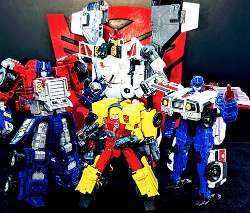 Transformers Age Of The Primes Armada Jetfire in hand Images 14.jpg