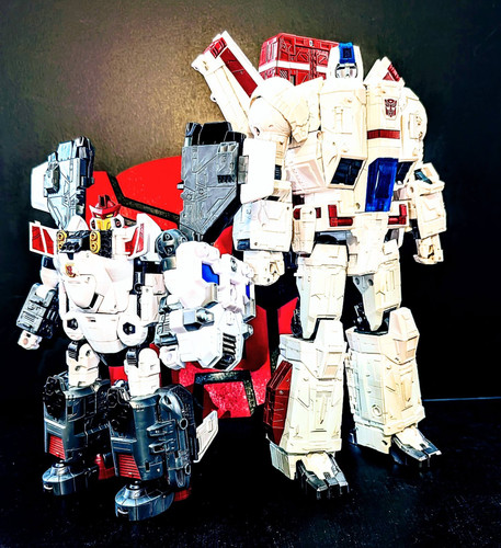 Transformers Age Of The Primes Armada Jetfire in hand Images 19.jpg