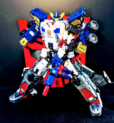 Transformers Age Of The Primes Armada Jetfire in hand Images 18.jpg