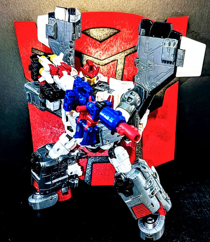 Transformers Age Of The Primes Armada Jetfire in hand Images 12.jpg
