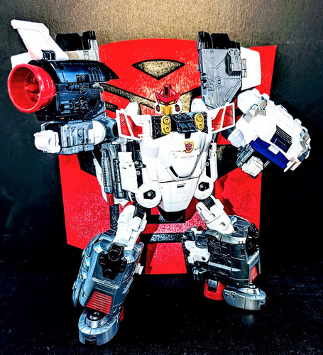 Transformers Age Of The Primes Armada Jetfire in hand Images 05.jpg