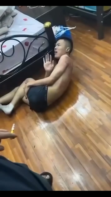 91暗网流出记者冒死暗拍 记录[00 01 23][20231223 214209 0].jpg