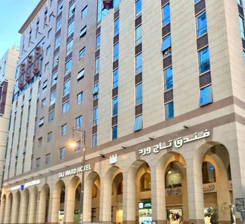 01 facade.jpg
