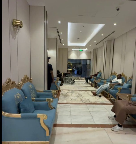 03 lobby.jpg