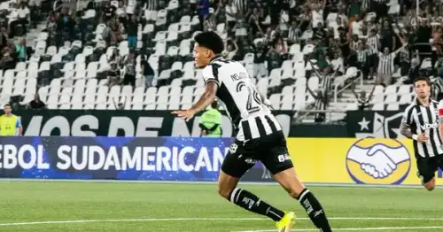 CHEGOU NA CAPITAL! Newton desembarca em São Paulo para selar contrato com o Tricolor
