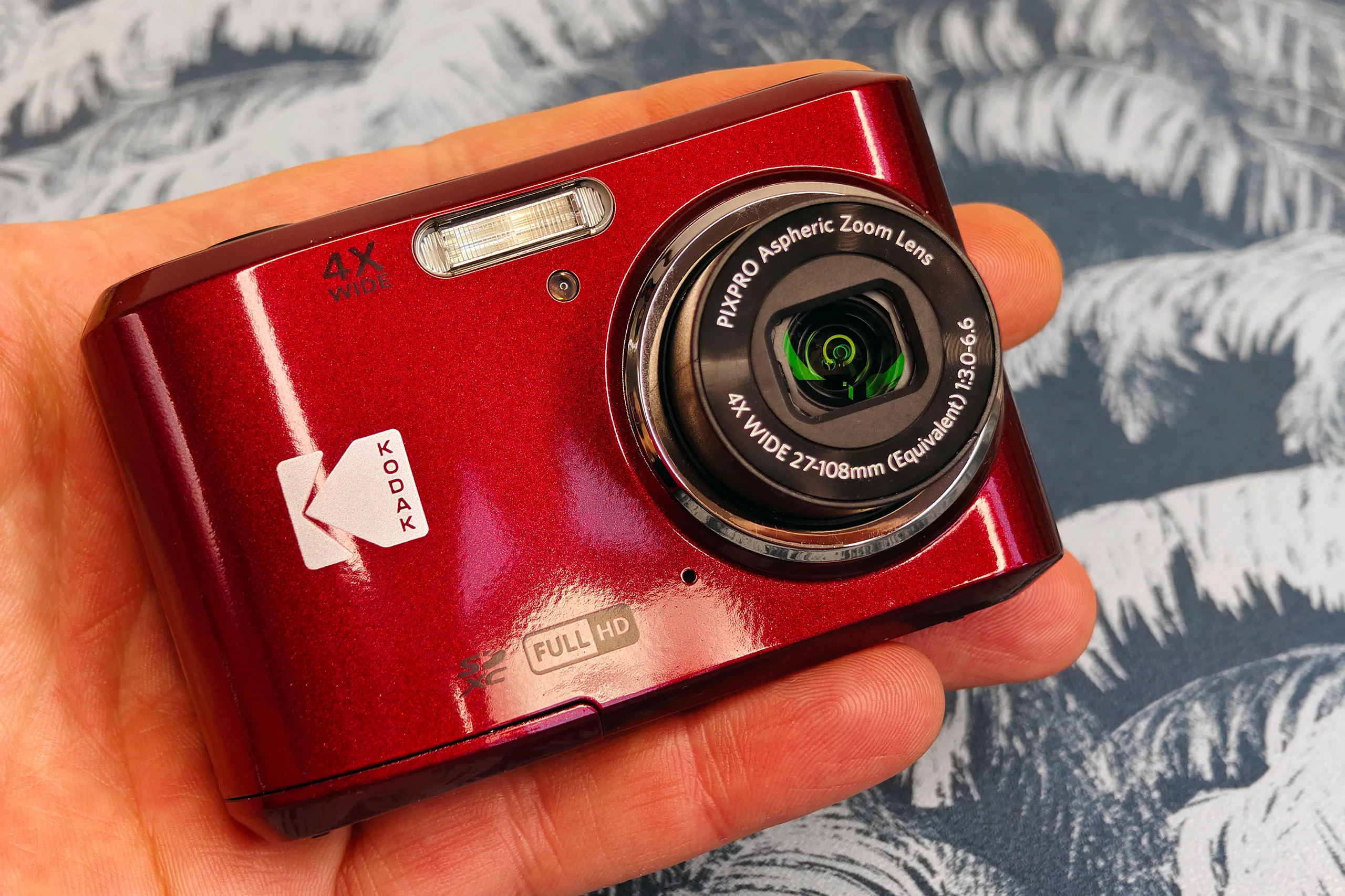 Đánh Giá Kodak PixPro FZ45: Máy Ảnh Giá Rẻ Nên Mua Không?
