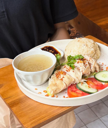 The kind of chicken rice an Auntie would make when she says she’s not spoiling you, but totally.jpg