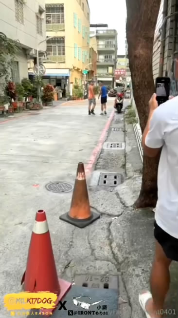 00雙龍小隻馬跟蹤狂 小鐵 X[00 00 35][20260517 153101 4].jpg