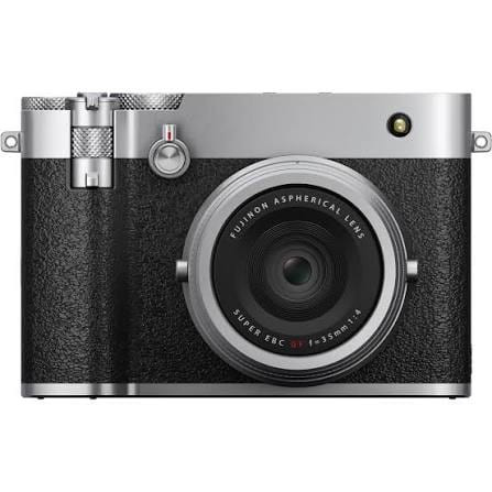 Ảnh chụp cận cảnh máy ảnh Fujifilm GFX100RF màu đen đặt trên nền trắng