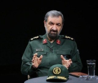 أمين المجلس الأعلى للأمن القومي الإيراني، محسن رضائي:

- الادعاء بوجود مؤامرة ضد نجل ترامب ليس إلا كذبة كبيرة دبرها نتنياهو لخداع الرئيس الأمريكي وتخو...