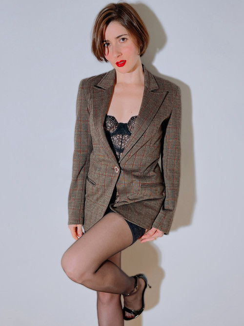 CLAIRE 049