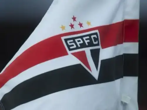 São Paulo celebra dia histórico com estreia de uniforme feminino e vaga nas avaliações das bases