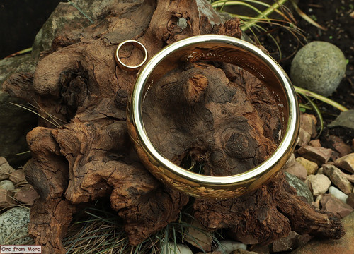 004 Weta giant Ring Prop Replica.jpg
