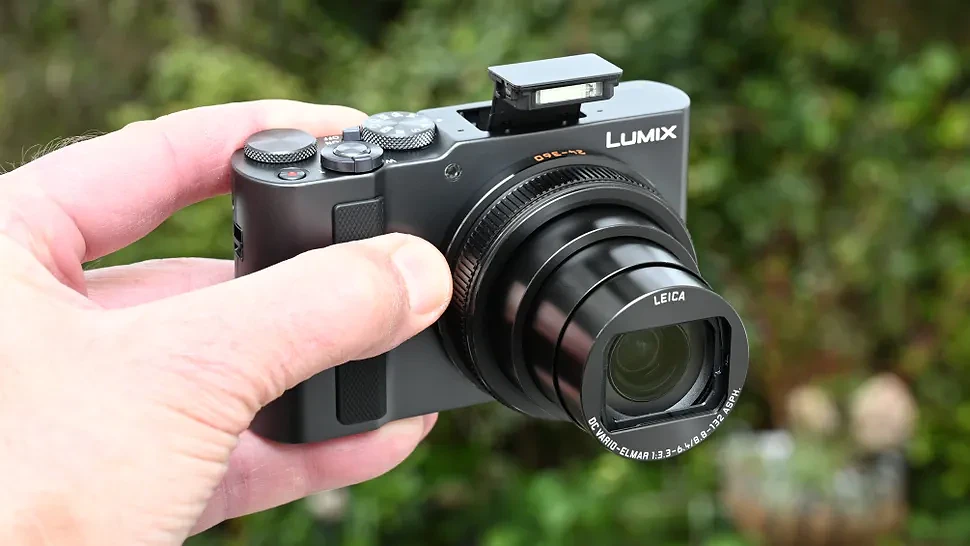 Panasonic Lumix ZS300 / TZ300 product shot